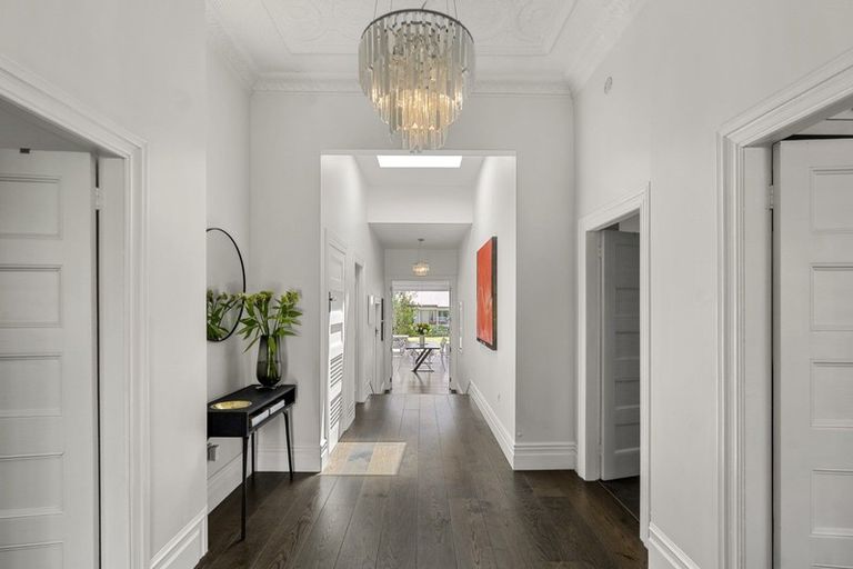 Photo of property in 23 Cheltenham Road, Devonport, Auckland, 0624