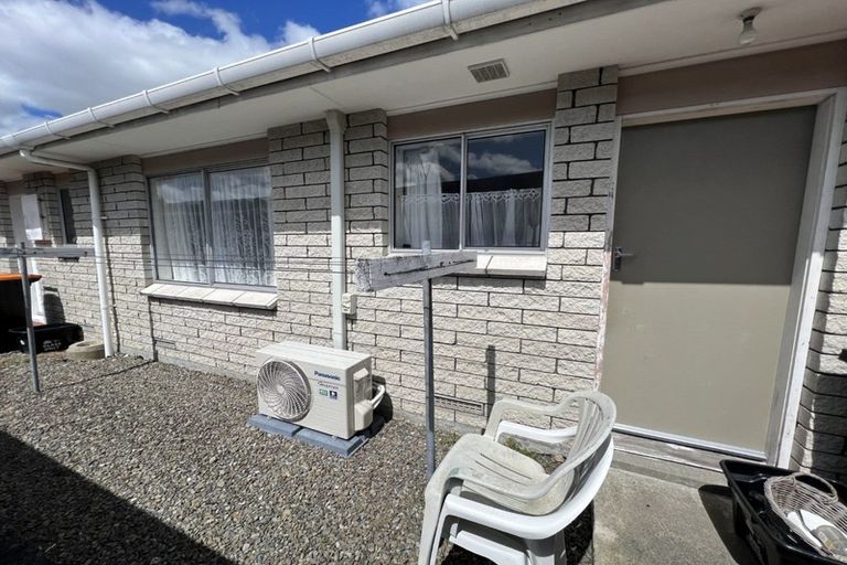 Photo of property in 2/299 Ruahine Street, Terrace End, Palmerston North, 4410