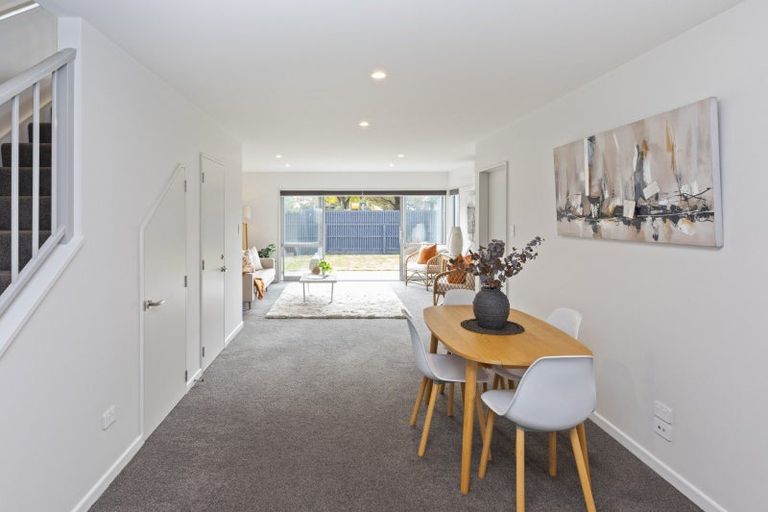 Photo of property in 22 Menin Gate Crescent, Broomfield, Christchurch, 8042