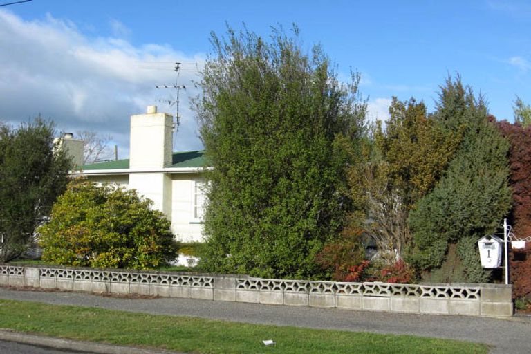 Photo of property in 1 Weka Place, Masterton, 5810