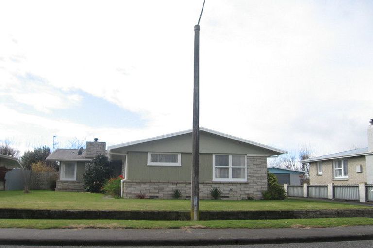 Photo of property in 16 Folkestone Drive, Flaxmere, Hastings, 4120