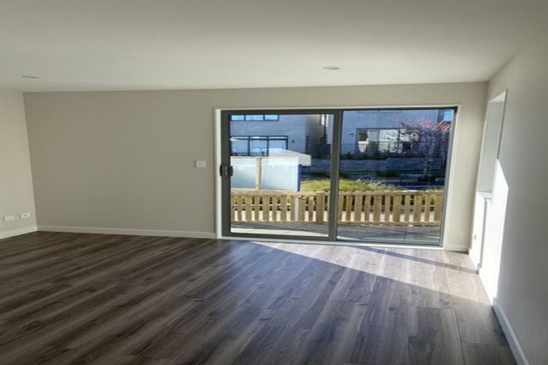 Photo of property in 3 Skua Road, Hobsonville, Auckland, 0616