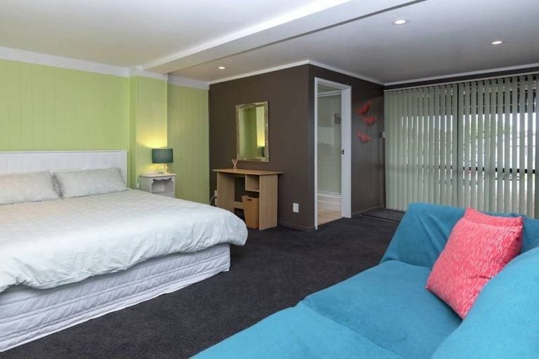 Photo of property in 17 Maugham Drive, Bucklands Beach, Auckland, 2014