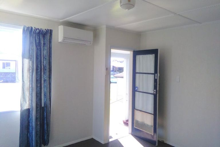 Photo of property in 16 Carey Street, Waitara, 4320