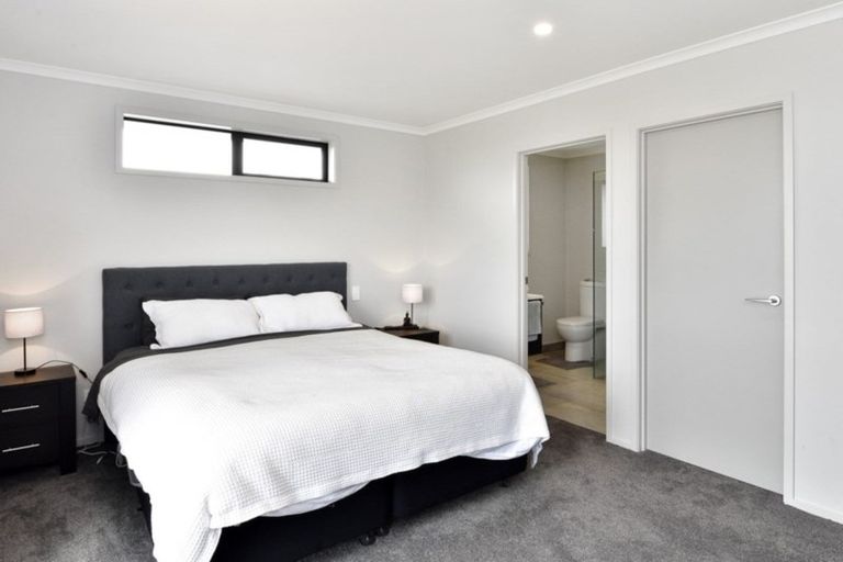 Photo of property in 49 Te Ara Aukati Terrace, Pokeno, 2471