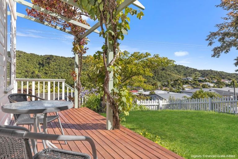 Photo of property in 19 Milton Terrace, Picton, 7220