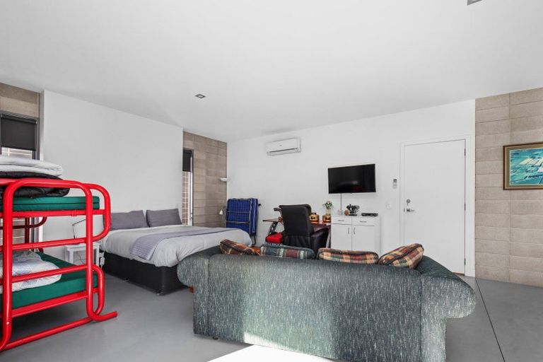 Photo of property in 8 Silverstone Drive, Cromwell, 9384