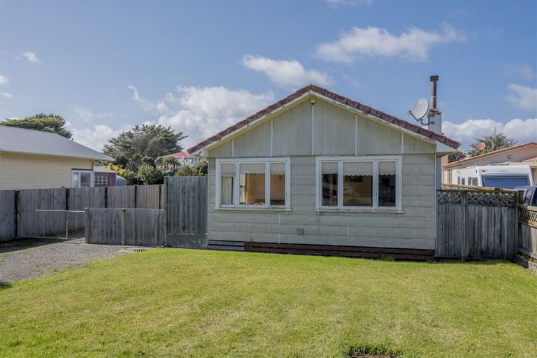 Photo of property in 114 Rua Avenue, Waitarere Beach, Levin, 5510
