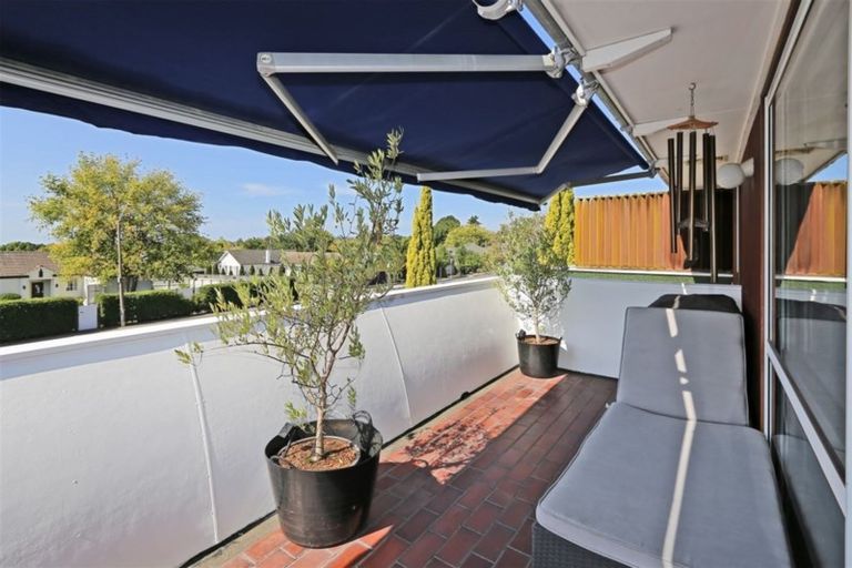 Photo of property in 2/140 Te Mata Road, Havelock North, 4130