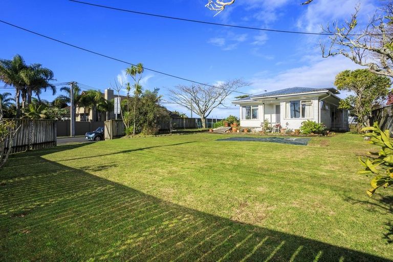 Photo of property in 10 Gull Lane, Mairangi Bay, Auckland, 0630