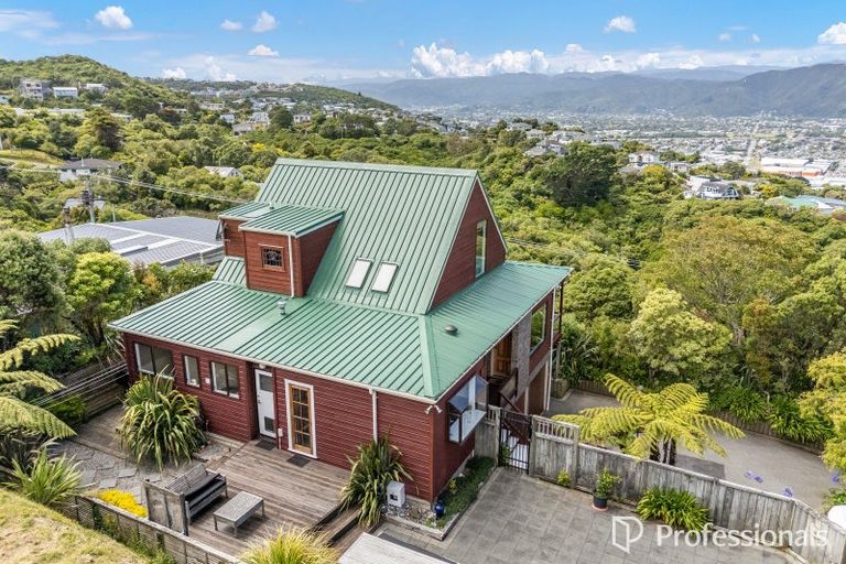 Photo of property in 11 Maungaraki Road, Korokoro, Lower Hutt, 5012