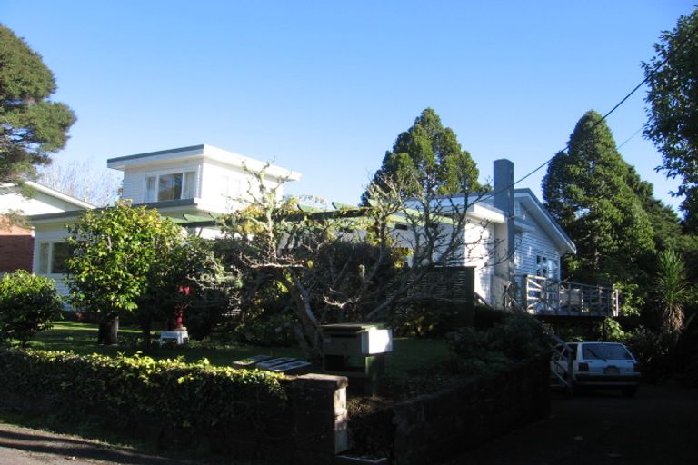 Photo of property in 8 Tawini Road, Titirangi, Auckland, 0604