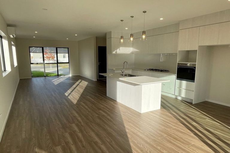 Photo of property in 3 Moemoea Avenue, Kumeu, 0810