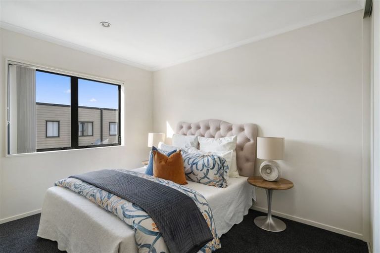 Photo of property in 4/15 Harbour View Road, Te Atatu Peninsula, Auckland, 0610