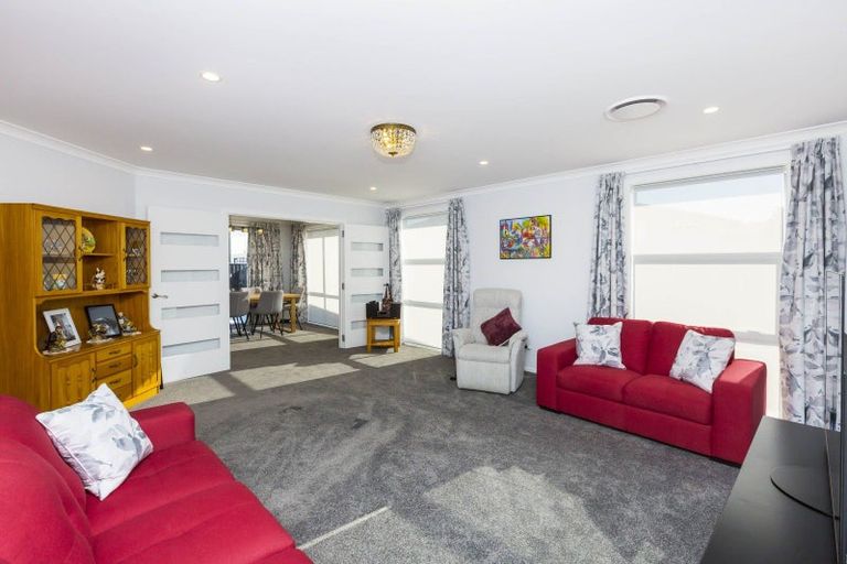 Photo of property in 1 Mawai Hakona Drive, Wallaceville, Upper Hutt, 5018