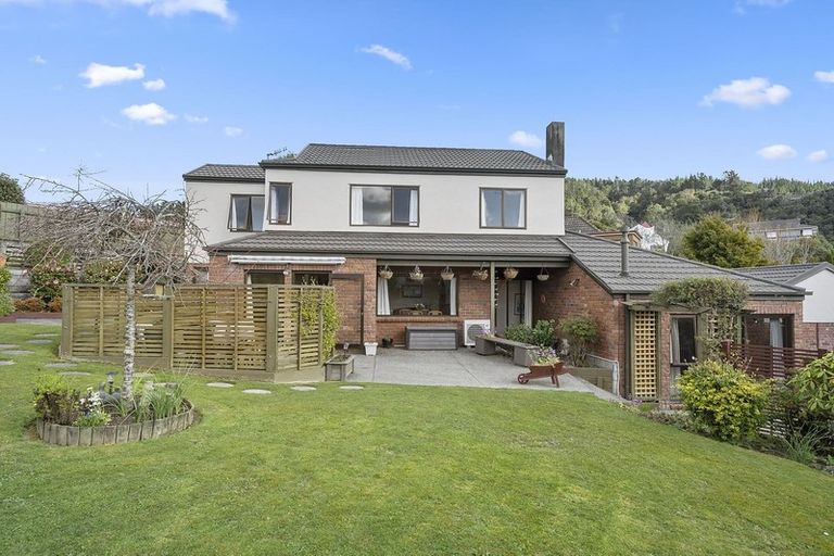 Photo of property in 5 Roman Close, Silverstream, Upper Hutt, 5019