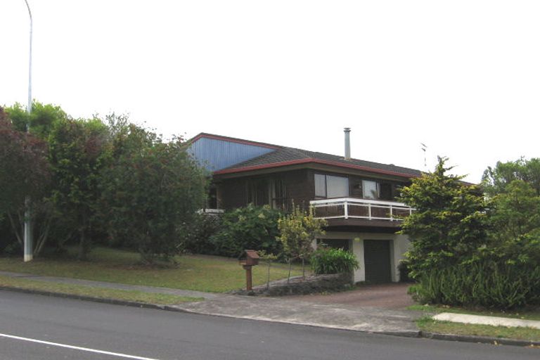 Photo of property in 26 Marina View Drive, West Harbour, Auckland, 0618