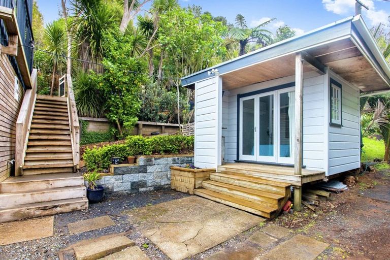 Photo of property in 136 Mountain Road, Henderson Valley, Auckland, 0612