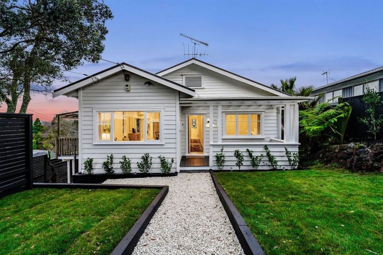 Photo of property in 67 Verran Road, Birkenhead, Auckland, 0626
