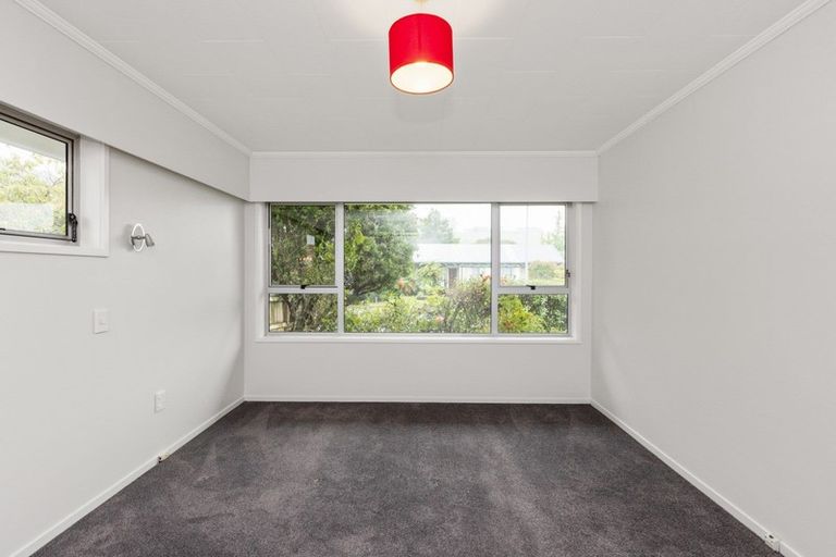 Photo of property in 11 Trigg Crescent, Taradale, Napier, 4112