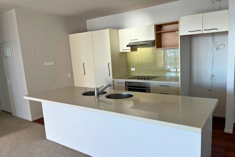 Photo of property in 803/11 Tamariki Avenue, Kelston, Auckland, 0602