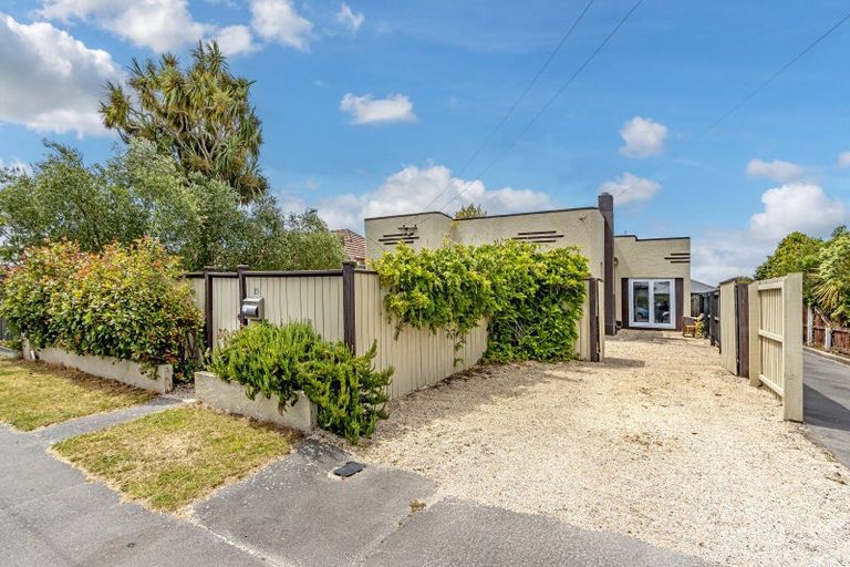 Photo of property in 1/89 Aorangi Road, Bryndwr, Christchurch, 8053