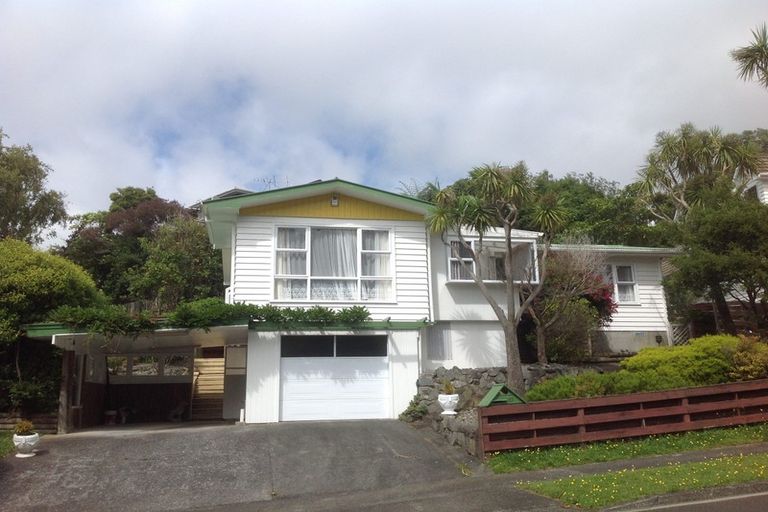 Photo of property in 33 Viewmont Drive, Harbour View, Lower Hutt, 5010