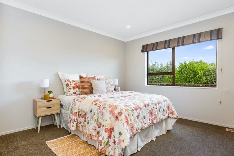 Photo of property in 5 The Top Gallant, Whitby, Porirua, 5024