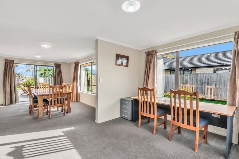 Photo of property in 16 Stanwood Grove, Darfield, 7510