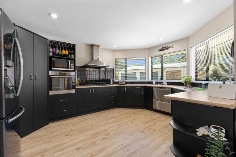 Photo of property in 25b Queens Avenue, Waikuku Beach, 7402