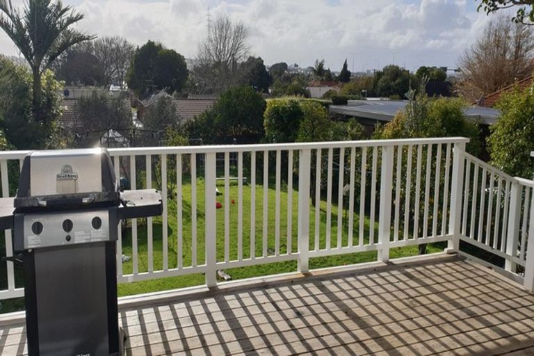 Photo of property in 9 Rimu Road, Mangere Bridge, Auckland, 2022