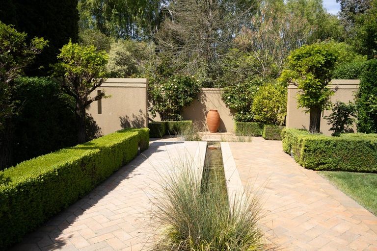 Photo of property in 236 Cashmere Road, Hoon Hay, Christchurch, 8025