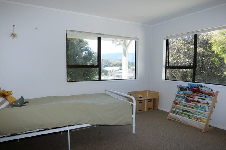 Photo of property in 27 Titoki Road, Waikanae Beach, Waikanae, 5036