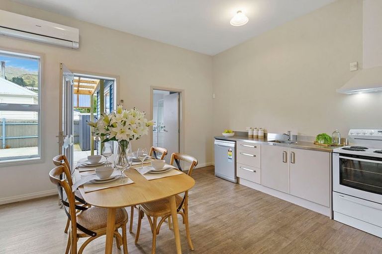 Photo of property in 39 Canterbury Street, Lyttelton, 8082