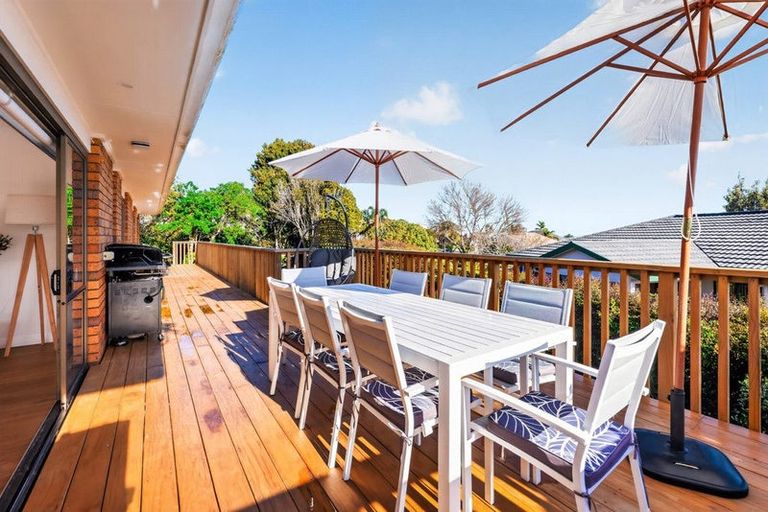 Photo of property in 53 Goodwood Drive, Goodwood Heights, Auckland, 2105