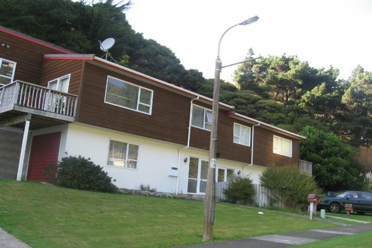 Photo of property in 17 Postgate Drive, Whitby, Porirua, 5024
