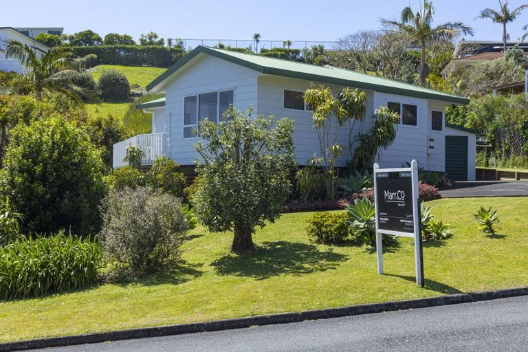 Photo of property in 42 Stratford Drive, Cable Bay, 0420
