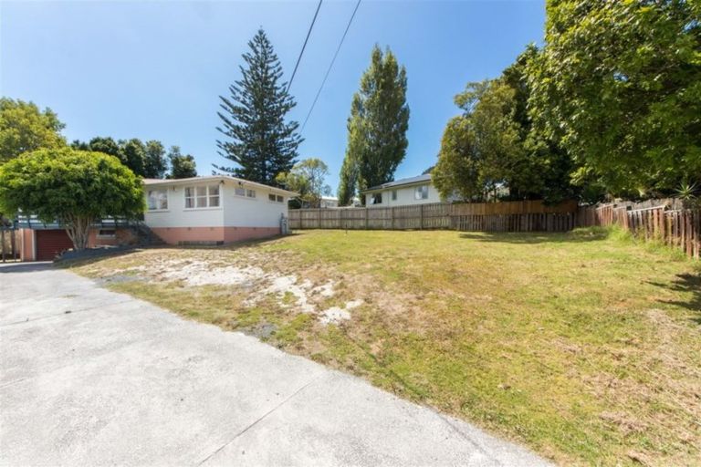 Photo of property in 53 Chorley Avenue, Massey, Auckland, 0614