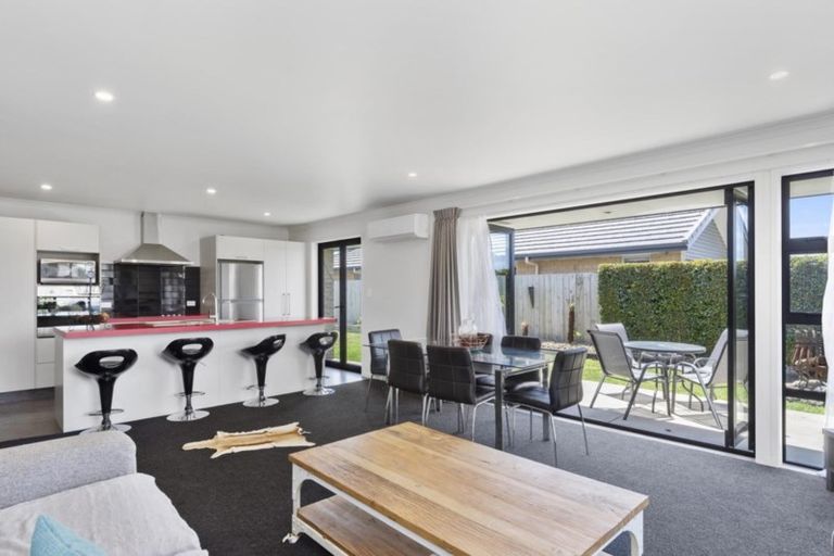 Photo of property in 26 Rainey Crescent, Papamoa Beach, Papamoa, 3118