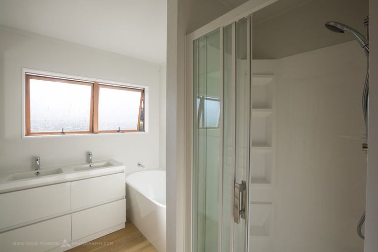 Photo of property in 21 Kakariki Road, Ngunguru, Whangarei, 0173