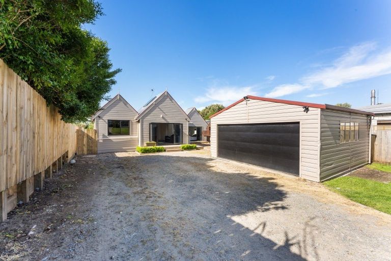 Photo of property in 28 Kaka Road, Raumati Beach, Paraparaumu, 5032