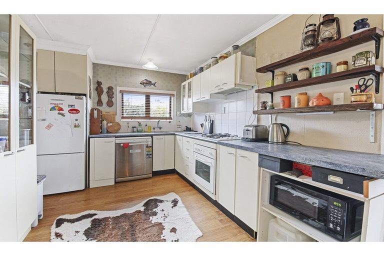 Photo of property in 16 Grierson Avenue, Amberley, 7481