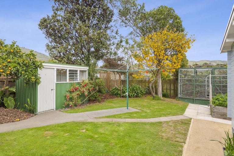 Photo of property in 18a Rewarewa Crescent, Waikanae, 5036