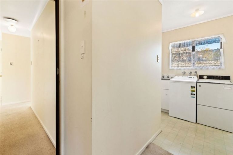 Photo of property in 1/25 Rathgar Road, Henderson, Auckland, 0610