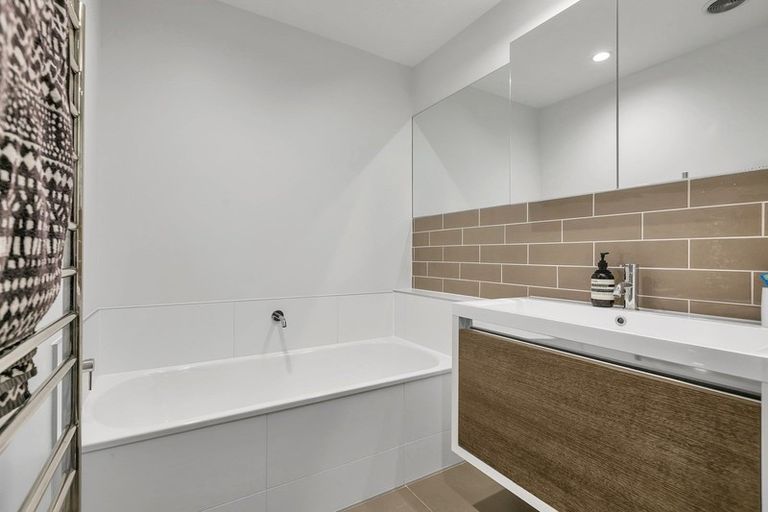 Photo of property in 4b Hastings Street, Hobsonville, Auckland, 0616