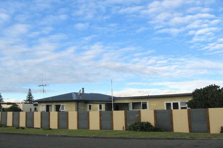 Photo of property in 28 Babbacombe Avenue, Otaki Beach, Otaki, 5512