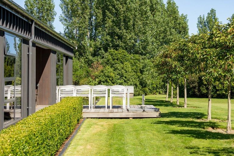 Photo of property in 102 Oxford Street, Martinborough, 5711