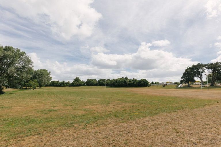 Photo of property in 28 Kentucky Way, Awapuni, Palmerston North, 4412