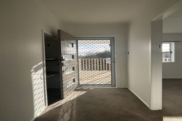 Photo of property in 27 Seaforth Avenue, Mangere Bridge, Auckland, 2022