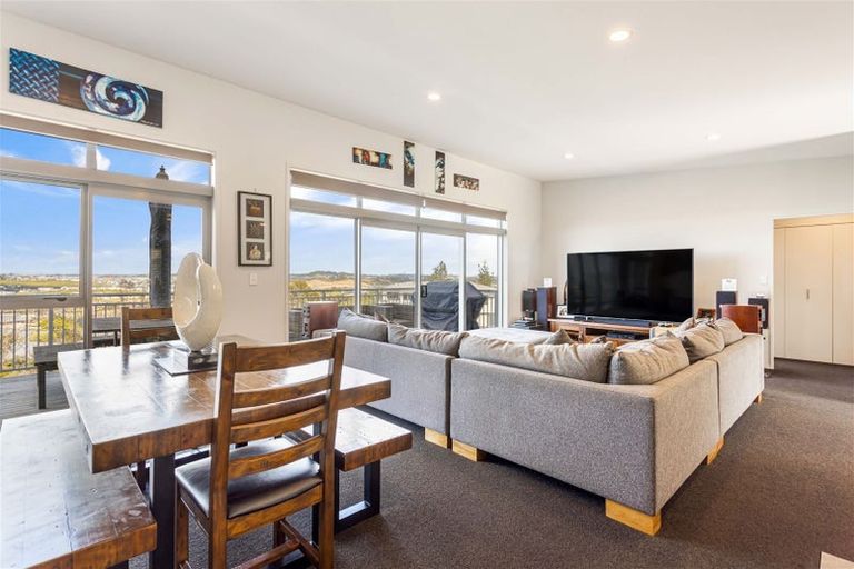 Photo of property in 66 Maire Road, Orewa, 0931